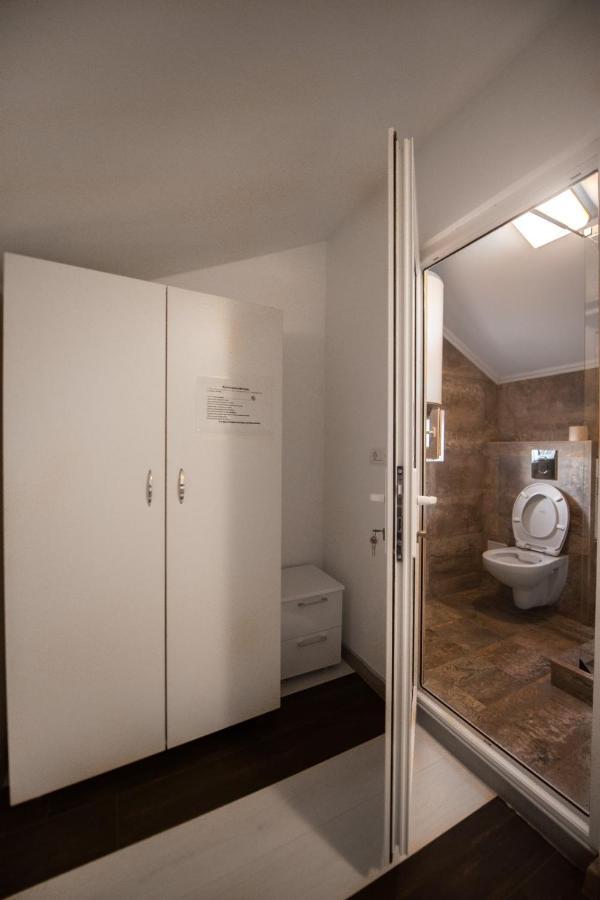 Vila Yanis Vama Veche Exteriör bild